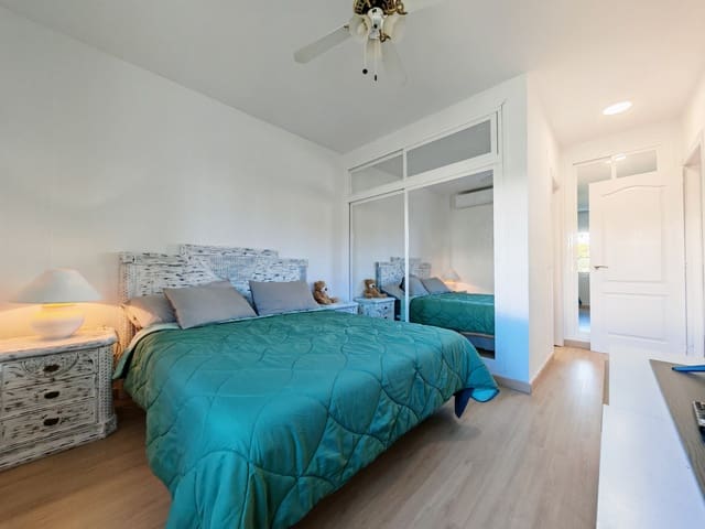 2 slaapkamer Penthouse te koop in Calahonda, Mijas met zwembad - € 245.000 (Ref: 9474955)