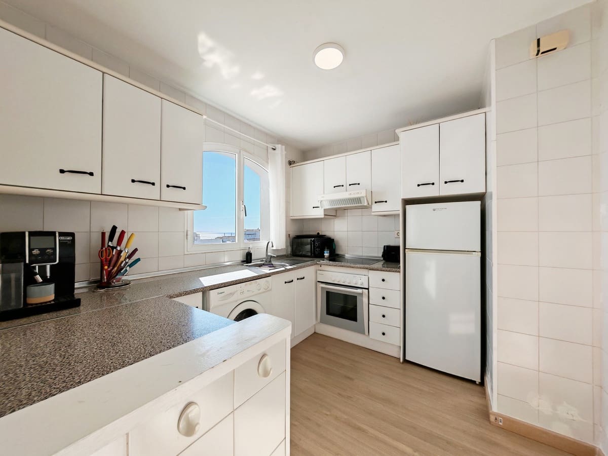 2 slaapkamer Penthouse te koop in Calahonda met zwembad - € 245.000 (Ref: 9474955)