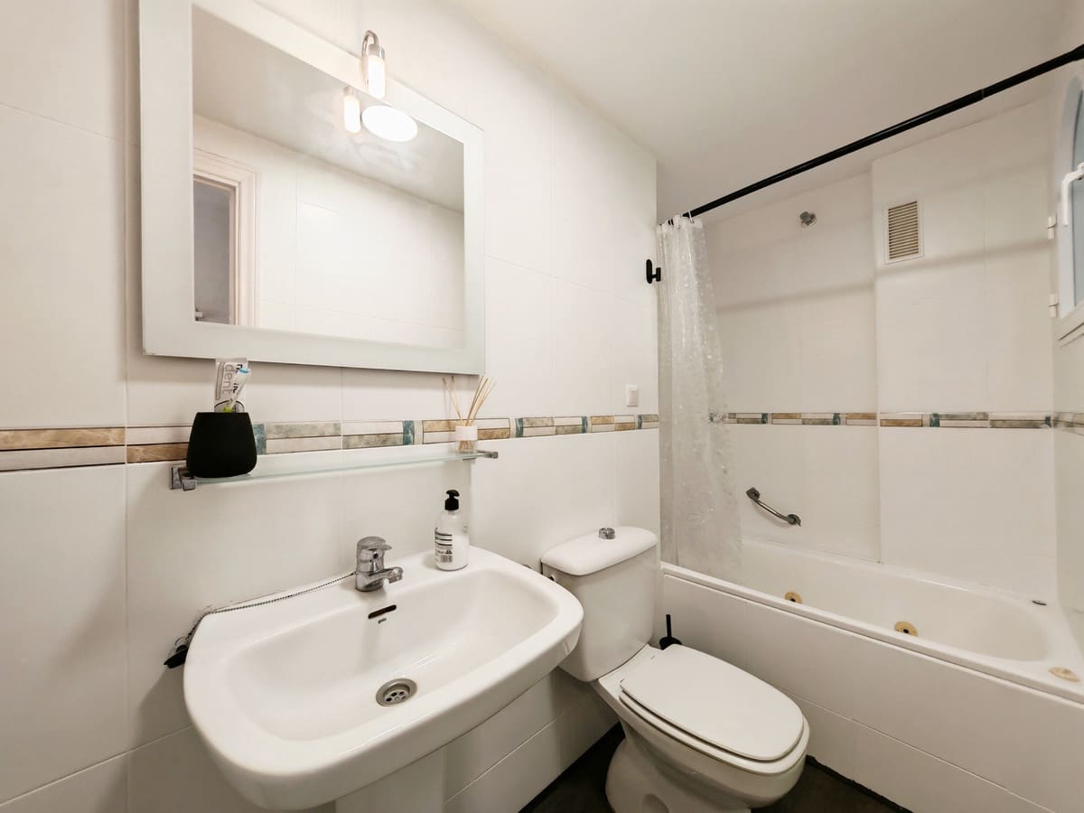 2 slaapkamer Penthouse te koop in Calahonda met zwembad - € 245.000 (Ref: 9474955)