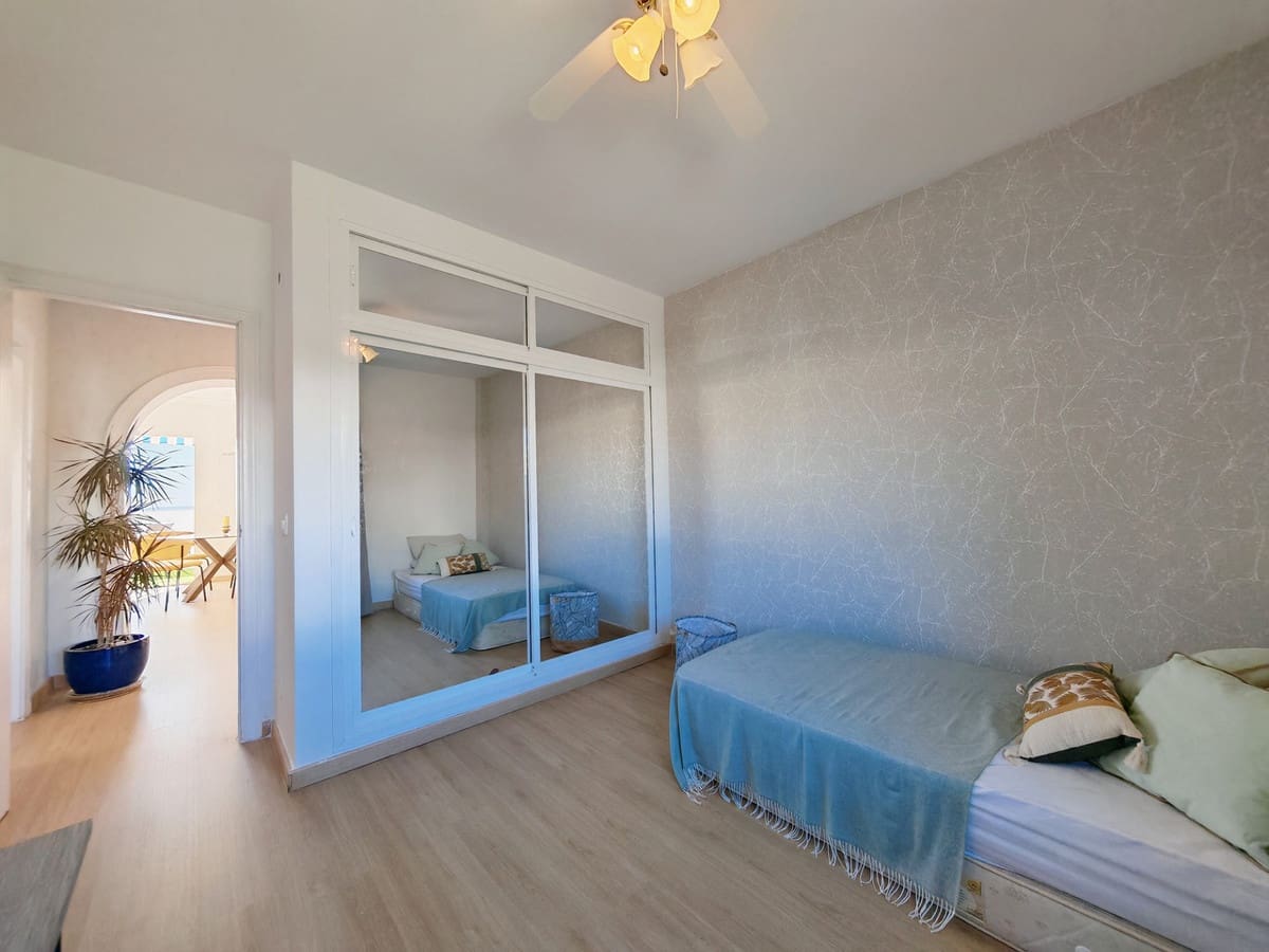 2 slaapkamer Penthouse te koop in Calahonda met zwembad - € 245.000 (Ref: 9474955)