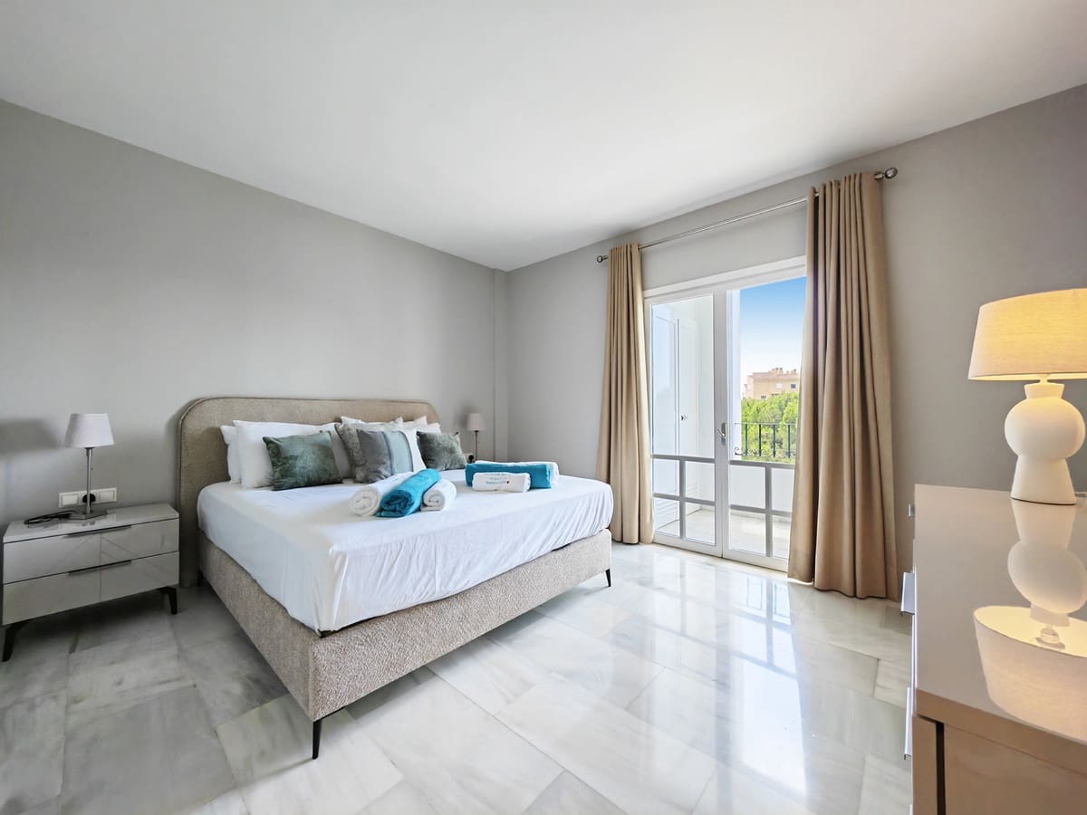 2 chambre Appartement à vendre à Cabopino avec piscine garage - 695 000 € (Ref: 9502665)