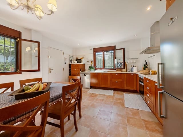 5 Zimmer Villa zu verkaufen in Mijas Golf, Mijas mit Pool Garage - 1.150.000 € (Ref: 9502668)