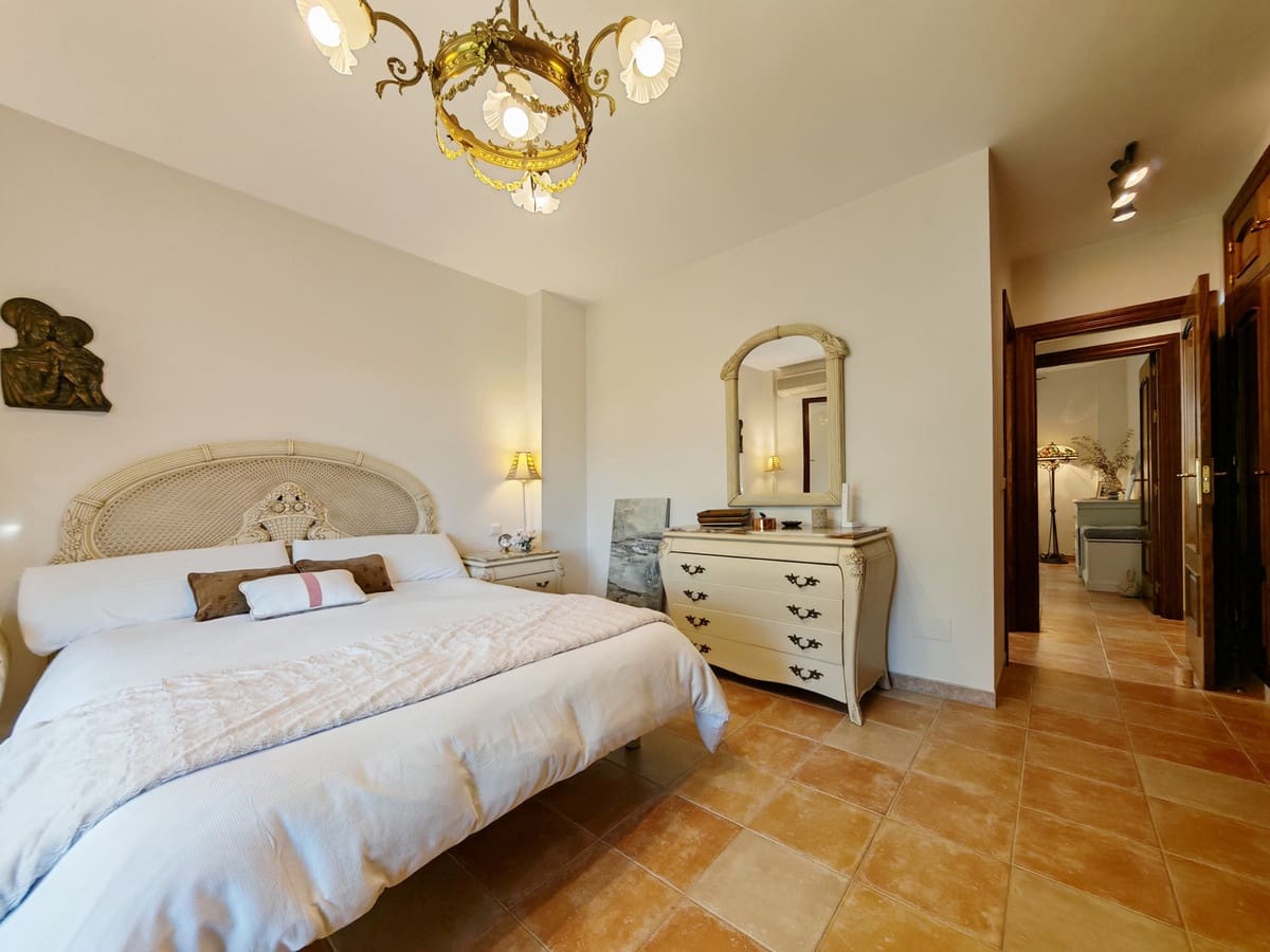 5 Zimmer Villa zu verkaufen in Mijas Golf mit Pool Garage - 1.150.000 € (Ref: 9502668)