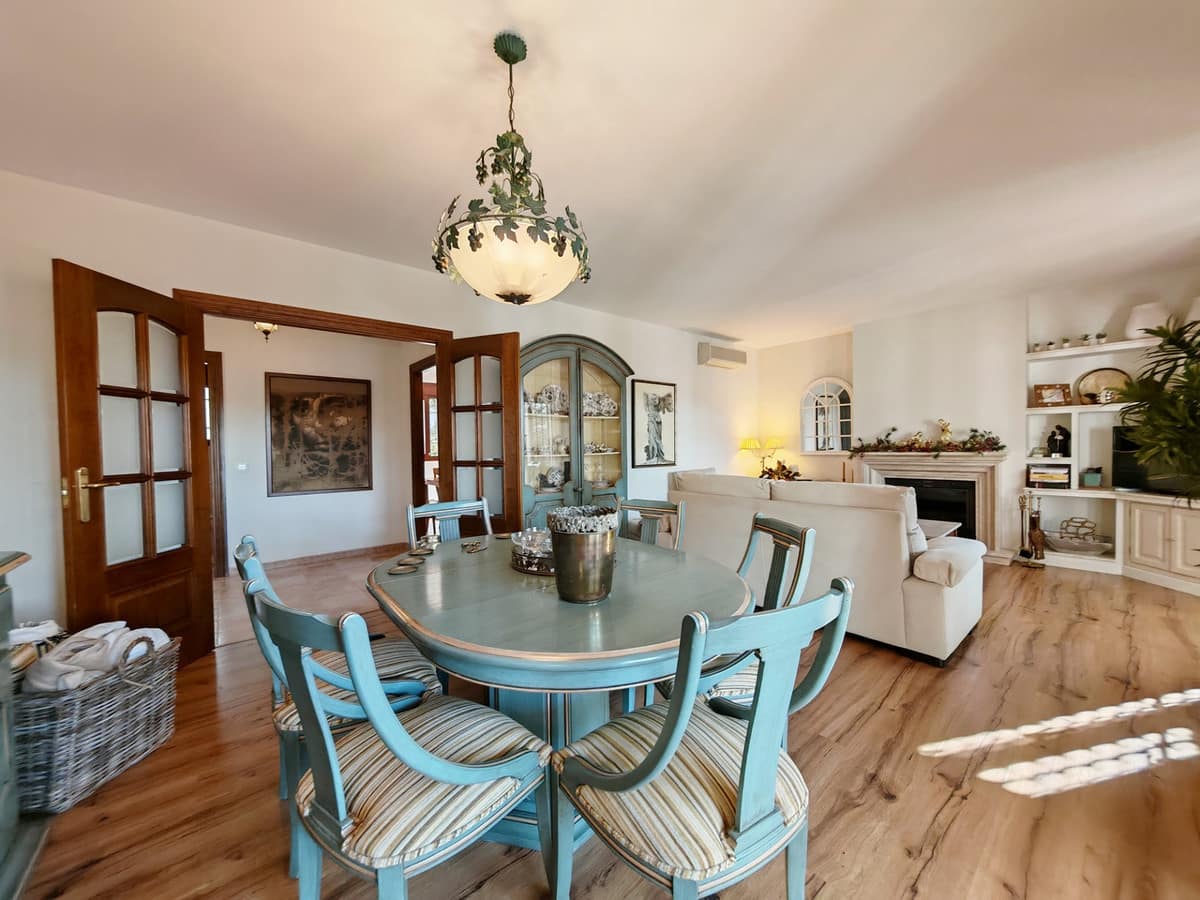 5 soverom Villa til salgs i Mijas Golf med svømmebasseng garasje - € 1 125 000 (Ref: 9502668)