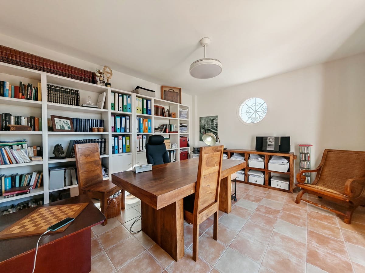 5 soverom Villa til salgs i Mijas Golf med svømmebasseng garasje - € 1 125 000 (Ref: 9502668)