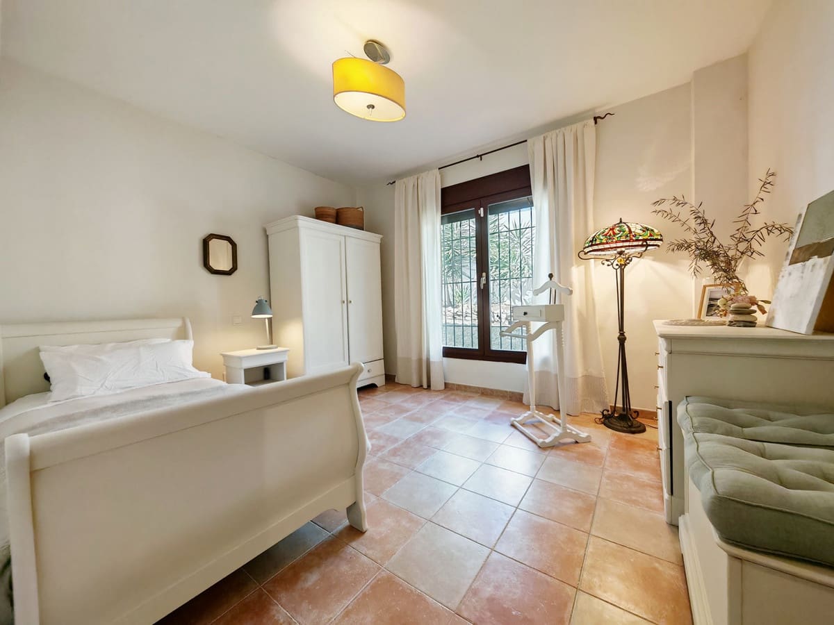 5 bedroom Villa for sale in Mijas Golf with pool garage - € 1,125,000 (Ref: 9502668)