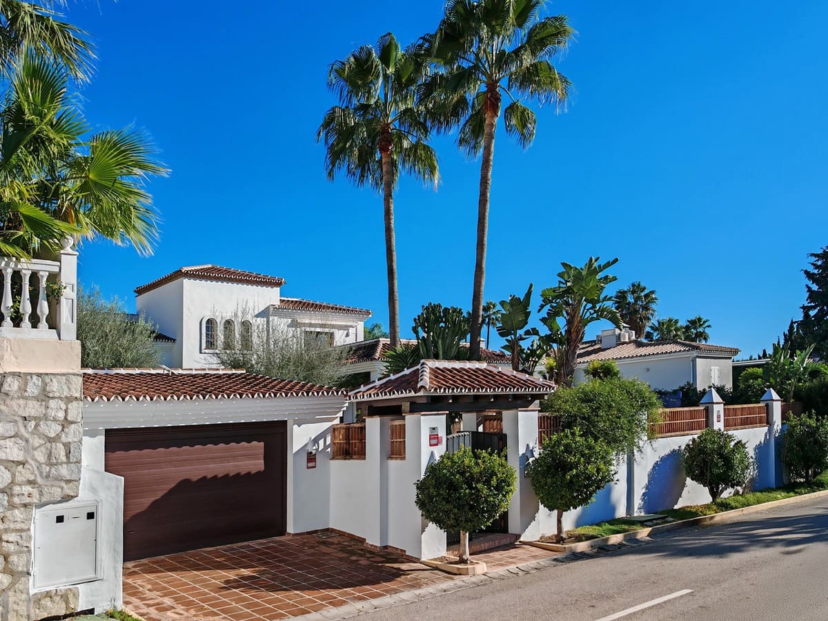 5 bedroom Villa for sale in Mijas Golf with pool garage - € 1,125,000 (Ref: 9502668)