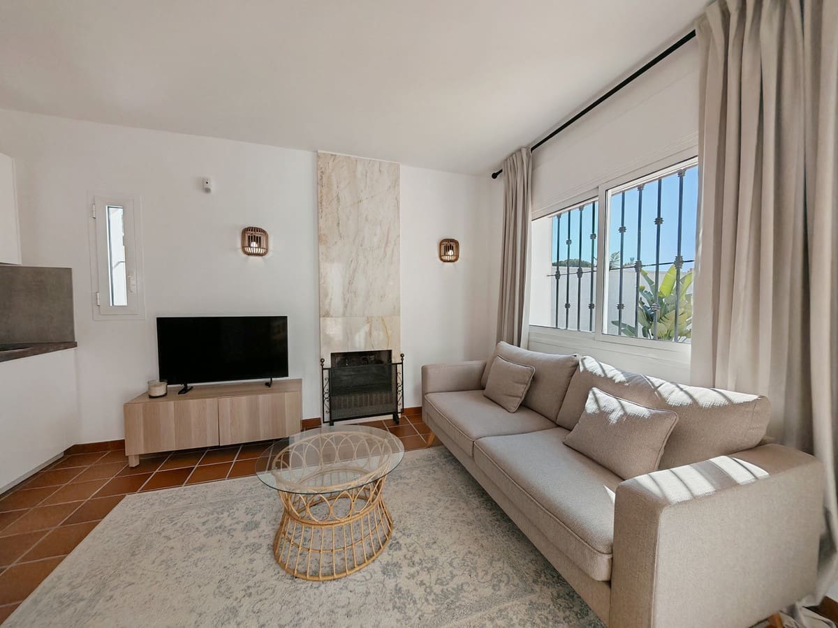 5 soverom Villa til salgs i Las Chapas med svømmebasseng garasje - € 2 350 000 (Ref: 9502669)