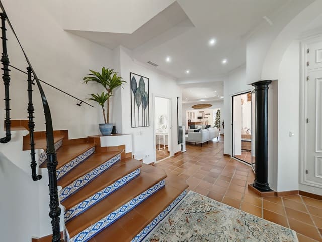 5 soverom Villa til salgs i Las Chapas, Marbella med svømmebasseng garasje - € 2 350 000 (Ref: 9502669)