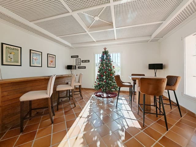 5 soverom Villa til salgs i Las Chapas, Marbella med svømmebasseng garasje - € 2 350 000 (Ref: 9502669)