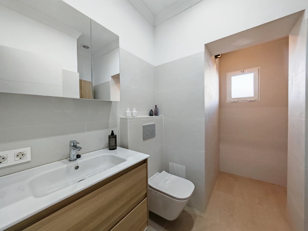 5 sypialnia Willa na sprzedaż w Las Chapas z basenem garażem - 2 350 000 € (Ref: 9502669)