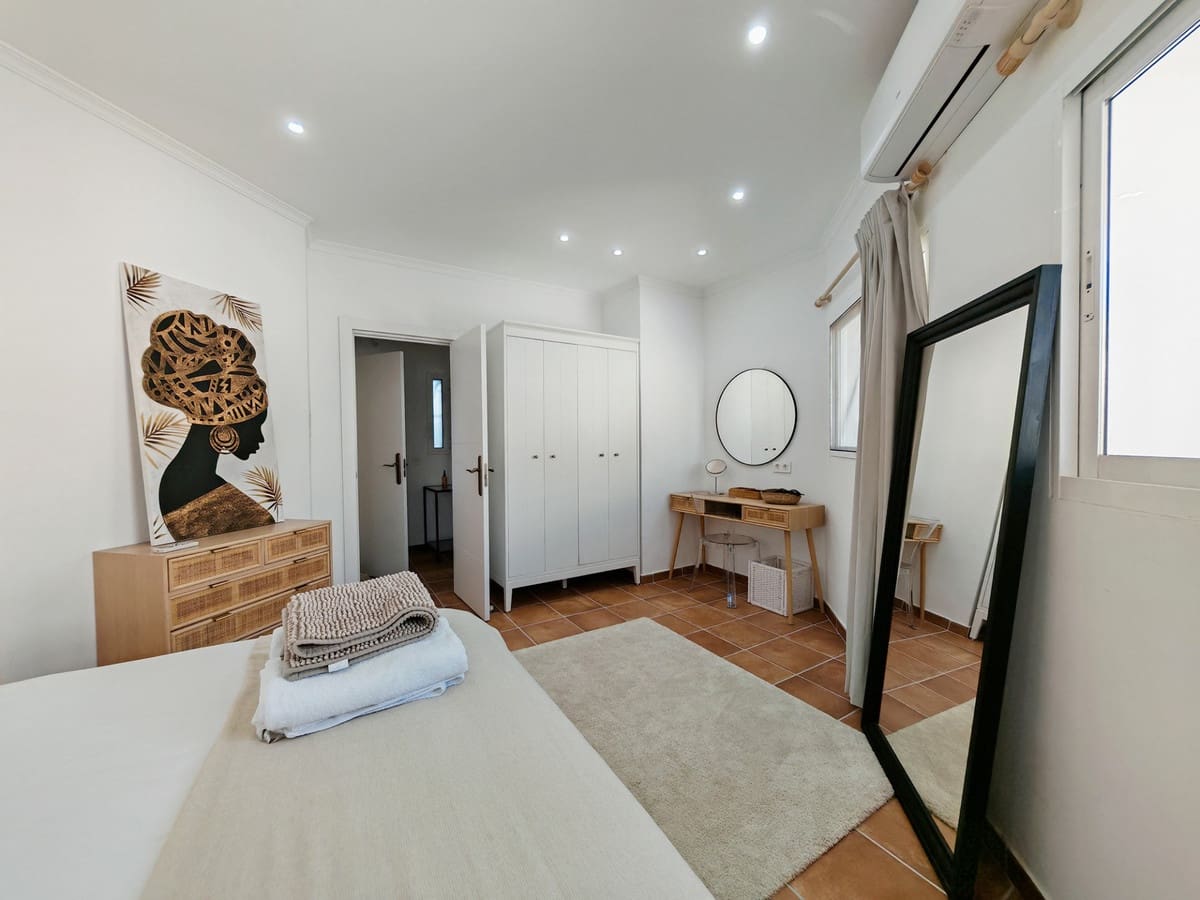 5 sypialnia Willa na sprzedaż w Las Chapas z basenem garażem - 2 350 000 € (Ref: 9502669)