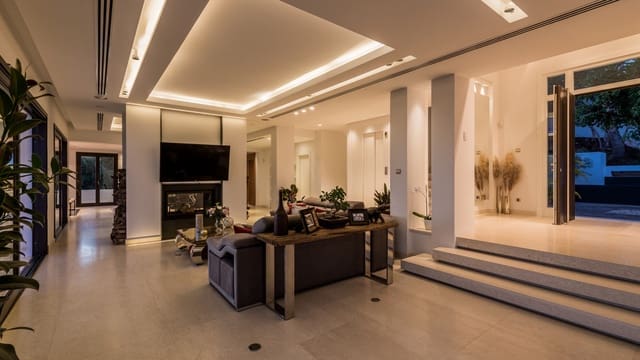 5 slaapkamer Villa te koop in Los Monteros, Marbella met zwembad garage - € 2.950.000 (Ref: 9503032)