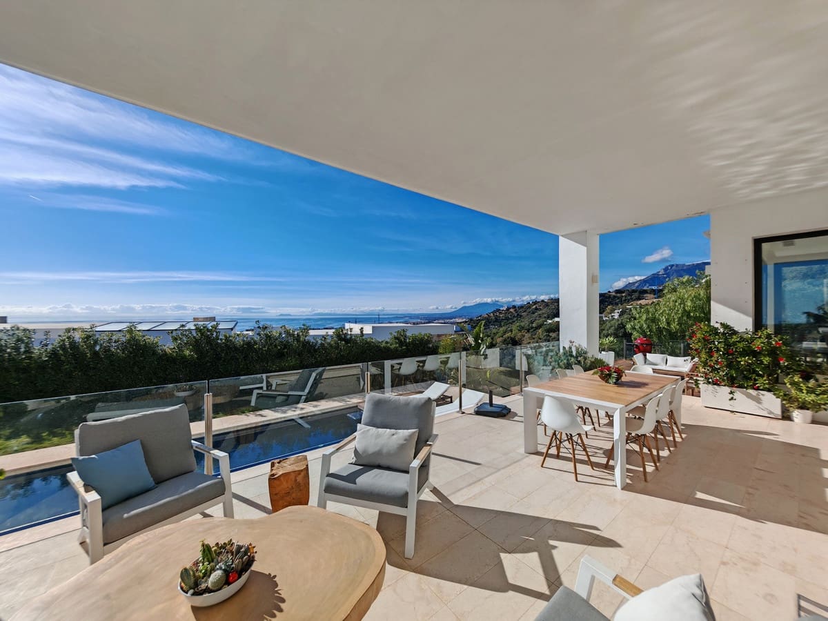 5 slaapkamer Villa te koop in Los Monteros met zwembad garage - € 2.950.000 (Ref: 9503032)