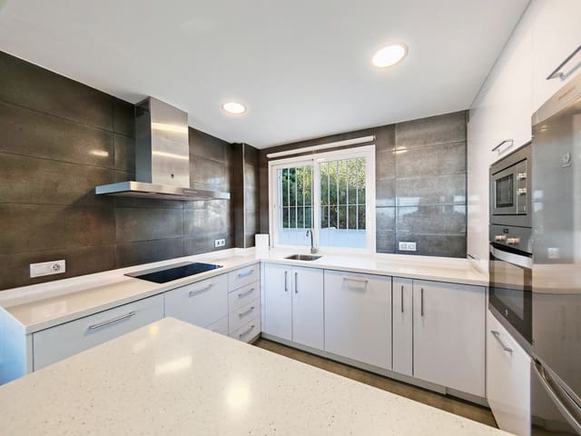 2 Zimmer Apartment zu vermieten in La Mairena, Ojen mit Pool - 1.900 € (Ref: 9503242)