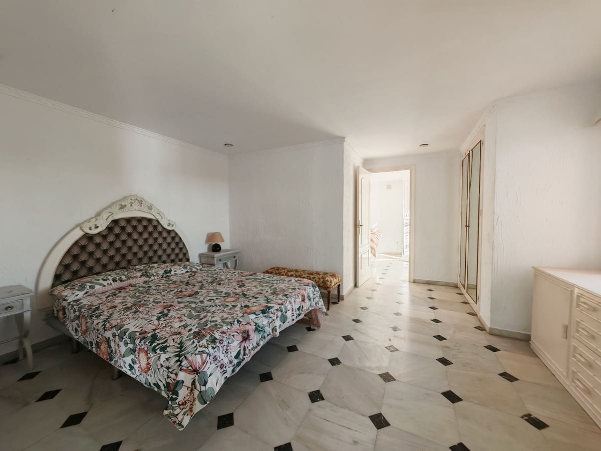 Restaurant/Bar til salgs i Mijas med svømmebasseng garasje - € 1 495 000 (Ref: 9504242)