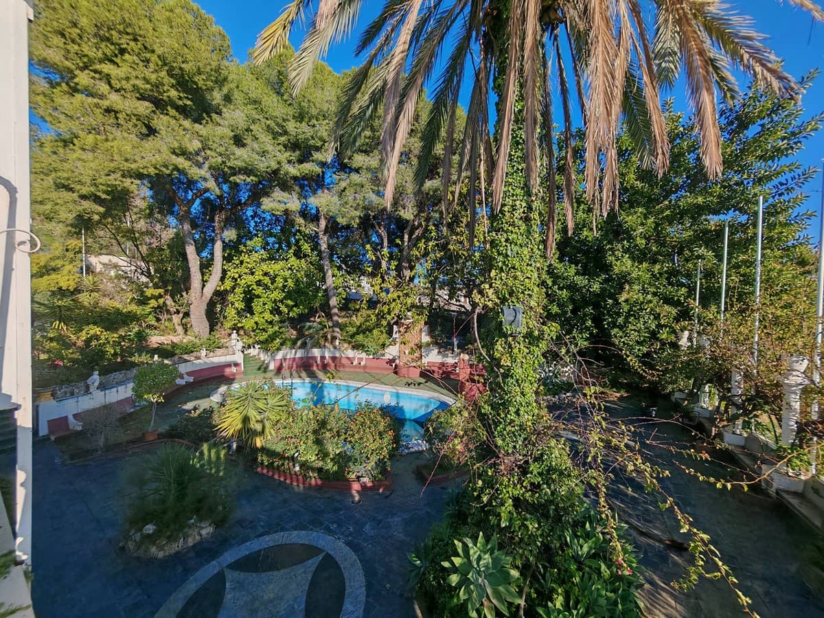 Restaurant/Bar til salgs i Mijas med svømmebasseng garasje - € 1 495 000 (Ref: 9504242)