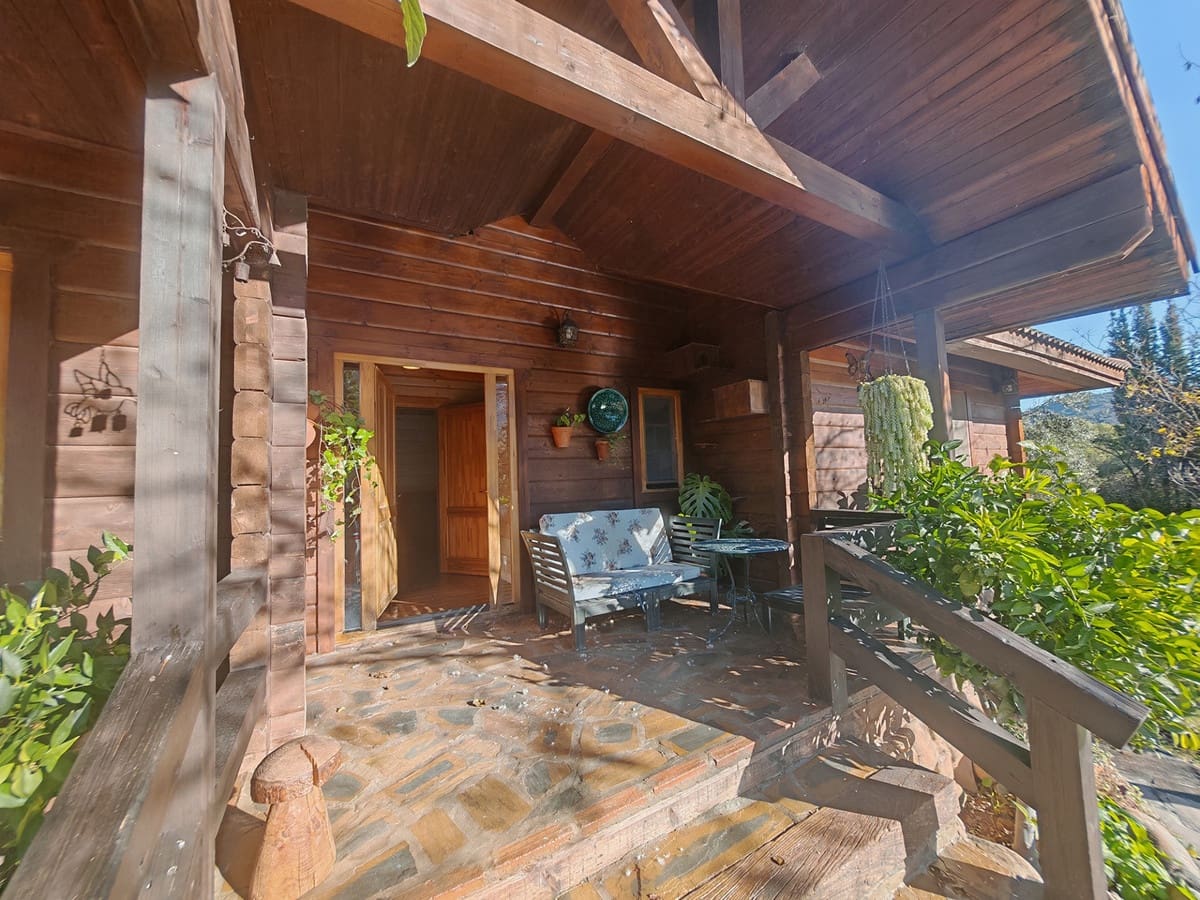 3 slaapkamer Finca/Landhuis te koop in Ojen met zwembad garage - € 595.000 (Ref: 9530476)