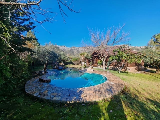 Finca/Casa Rural de 3 habitaciones en Ojen en venta con piscina garaje - 595.000 € (Ref: 9530476)