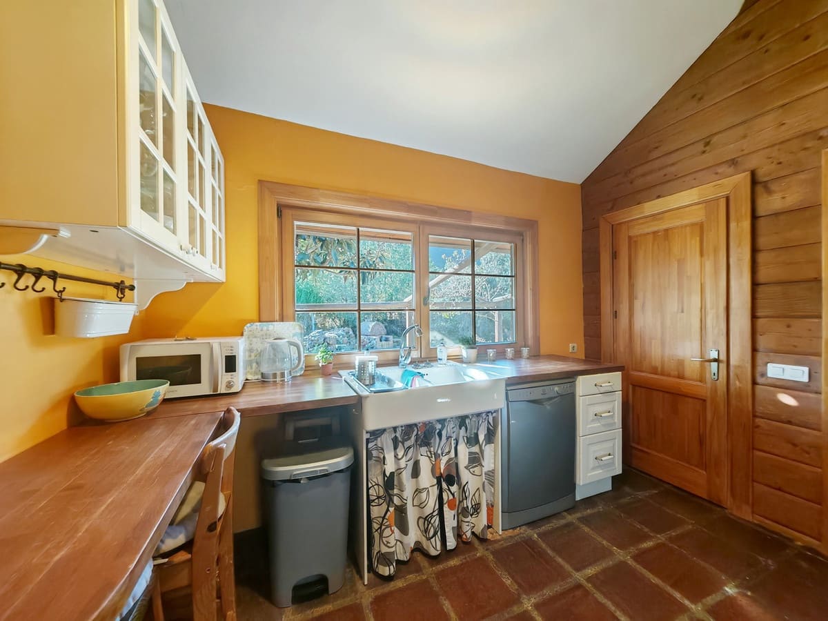 3 soveværelse Finca/Landehus til salg i Ojen med swimmingpool garage - € 595.000 (Ref: 9530476)