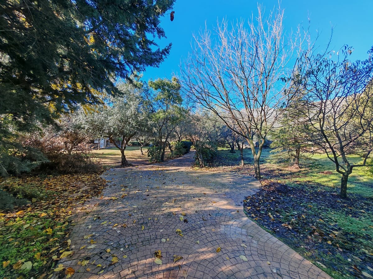 3 soveværelse Finca/Landehus til salg i Ojen med swimmingpool garage - € 595.000 (Ref: 9530476)