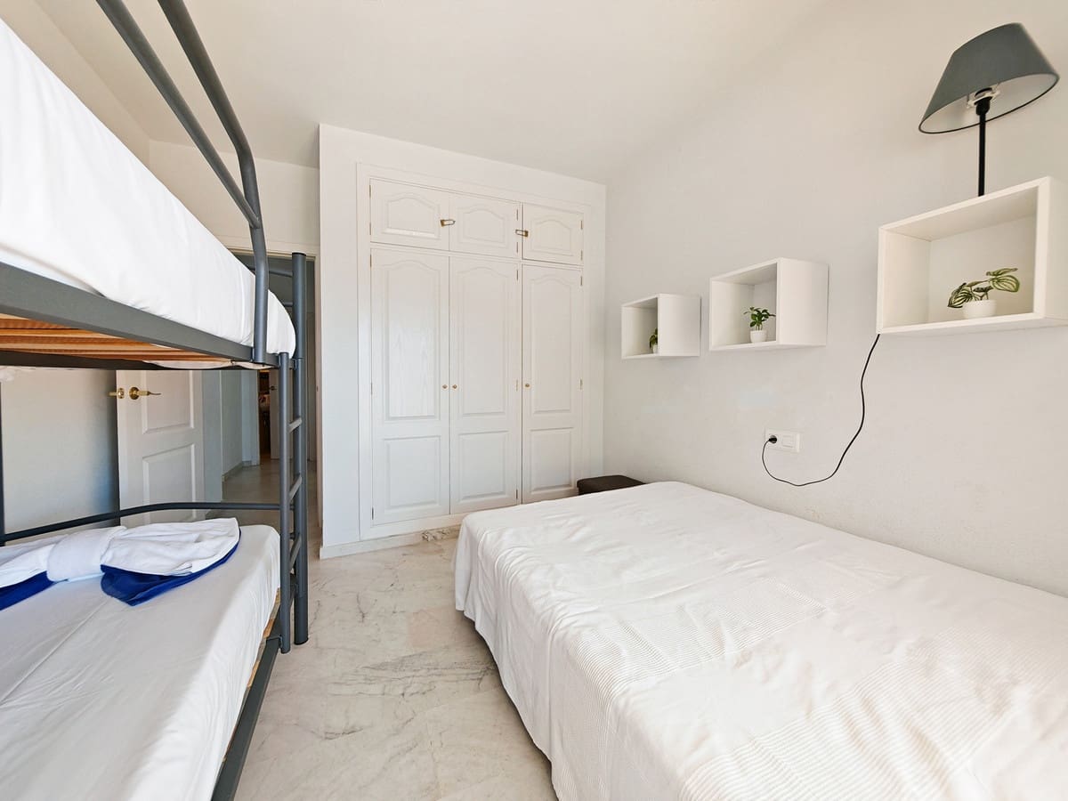 2 slaapkamer Appartement te koop in Calahonda met zwembad - € 269.000 (Ref: 9533690)