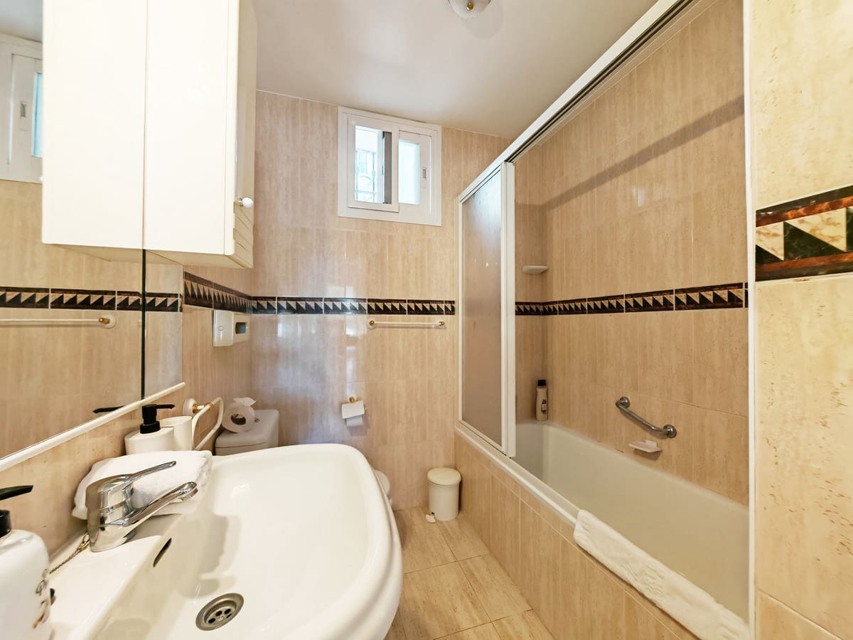 2 slaapkamer Appartement te koop in Calahonda met zwembad - € 269.000 (Ref: 9533690)