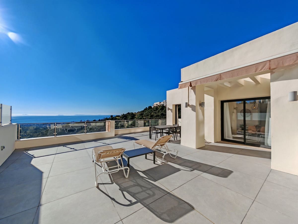 Ático de 2 habitaciones en Los Monteros en venta con piscina garaje - 499.000 € (Ref: 9534372)