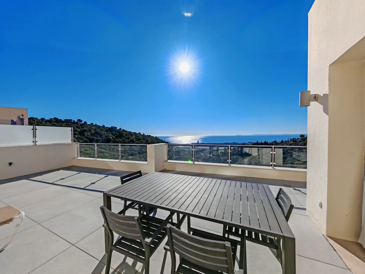 Ático de 2 habitaciones en Los Monteros en venta con piscina garaje - 499.000 € (Ref: 9534372)