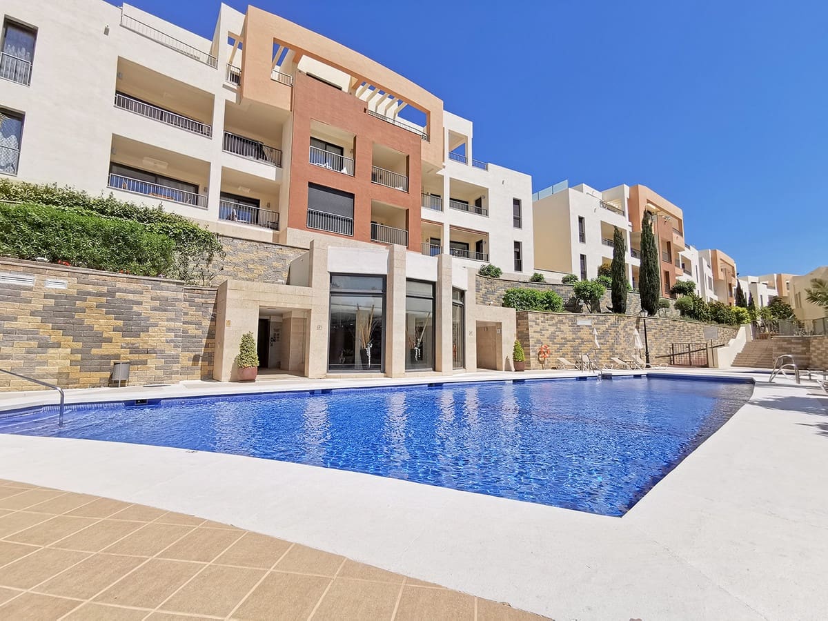 Ático de 2 habitaciones en Los Monteros en venta con piscina garaje - 499.000 € (Ref: 9534372)
