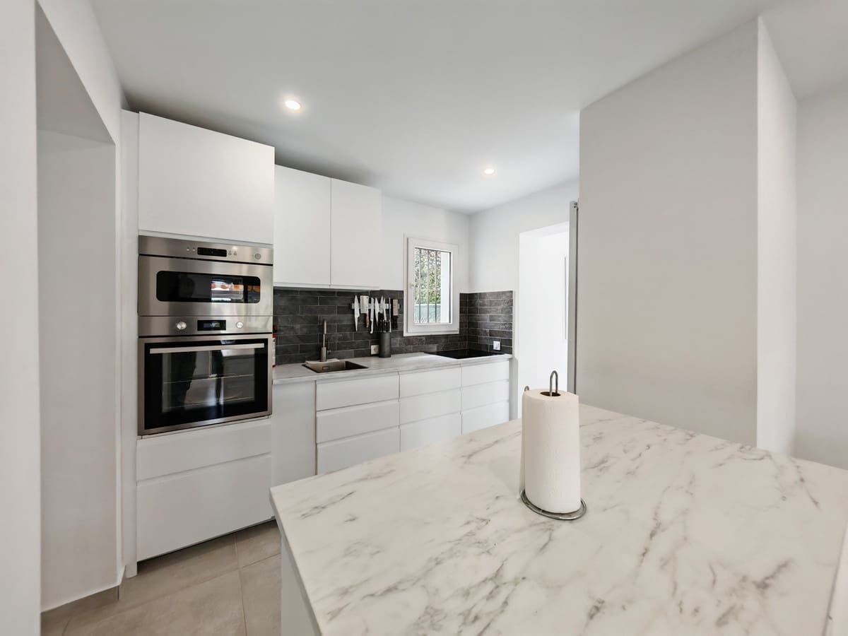 3 bedroom Townhouse for rent in Calahonda with pool - € 3,500 (Ref: 9534747)