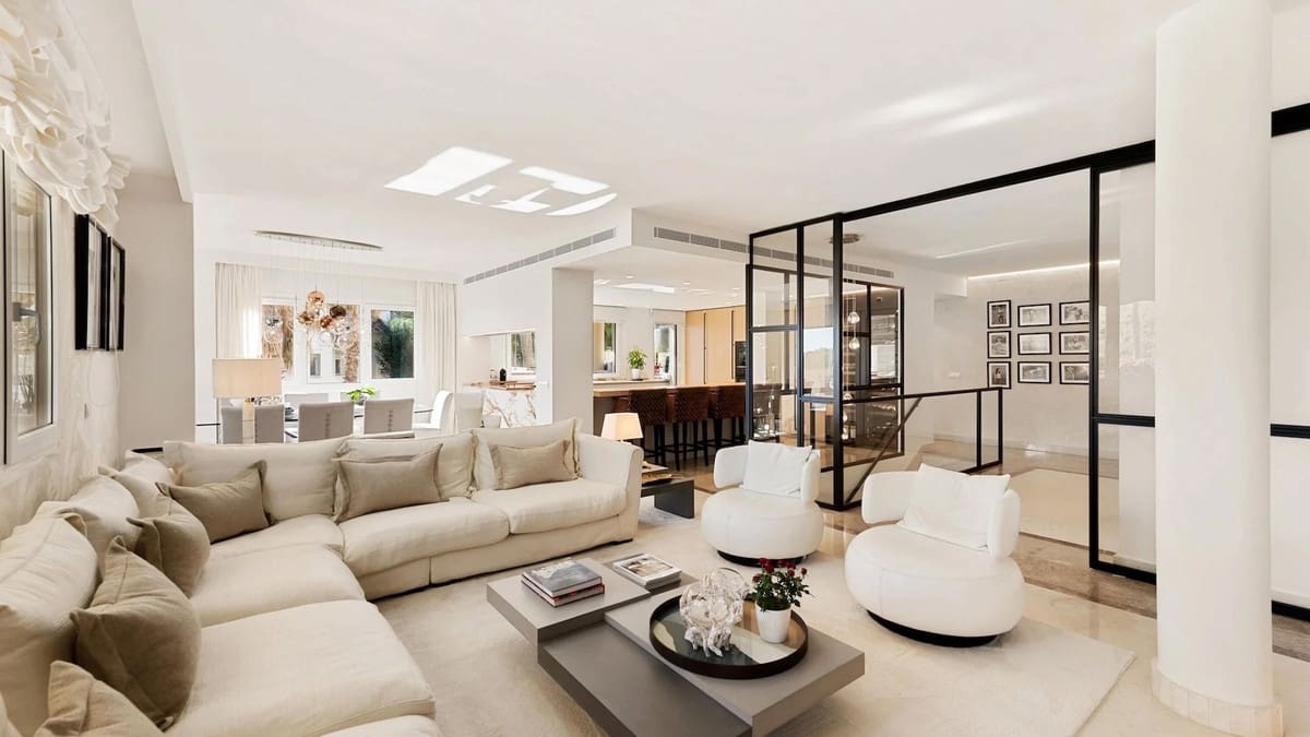 4 soverom Leilighet til salgs i Golden Mile med svømmebasseng garasje - € 1 395 000 (Ref: 9541062)