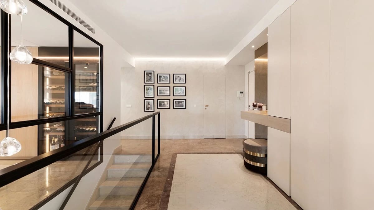 4 soverom Leilighet til salgs i Golden Mile med svømmebasseng garasje - € 1 395 000 (Ref: 9541062)