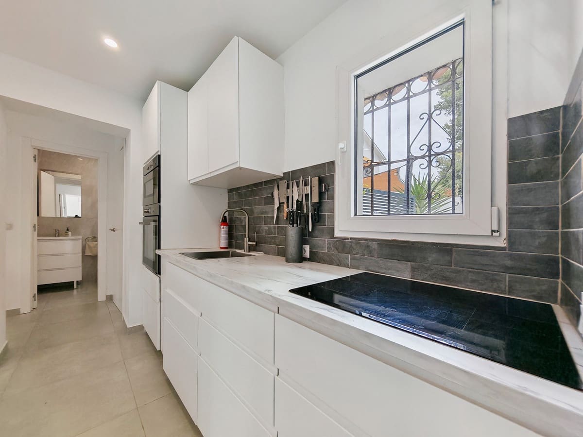 3 quarto Casa em Banda para arrendar em Calahonda com piscina - 3 500 € (Ref: 9544469)