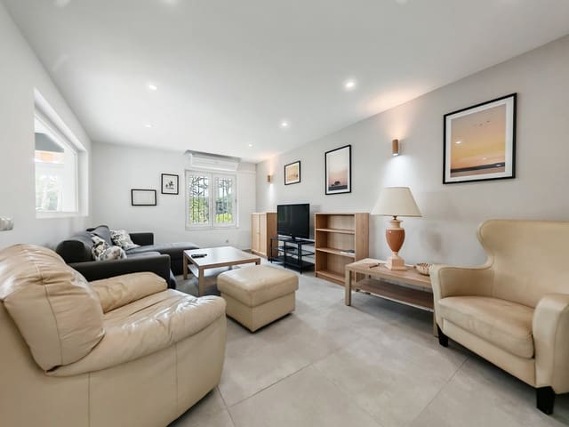 3 quarto Casa em Banda para arrendar em Calahonda, Mijas com piscina - 3 500 € (Ref: 9544469)