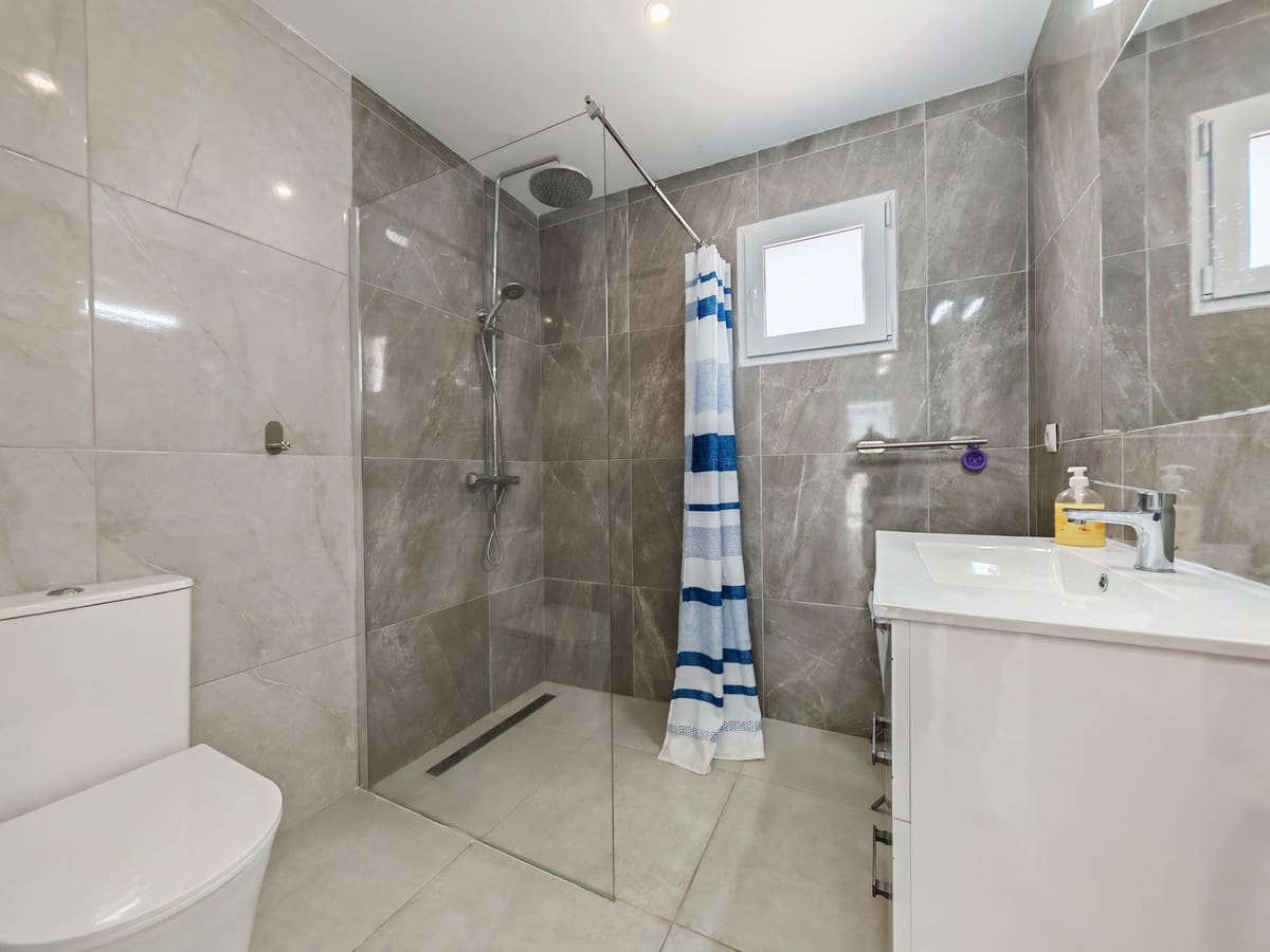 Maison de Ville de 3 chambres à louer à Calahonda avec piscine - 3 500 € (Ref: 9544469)