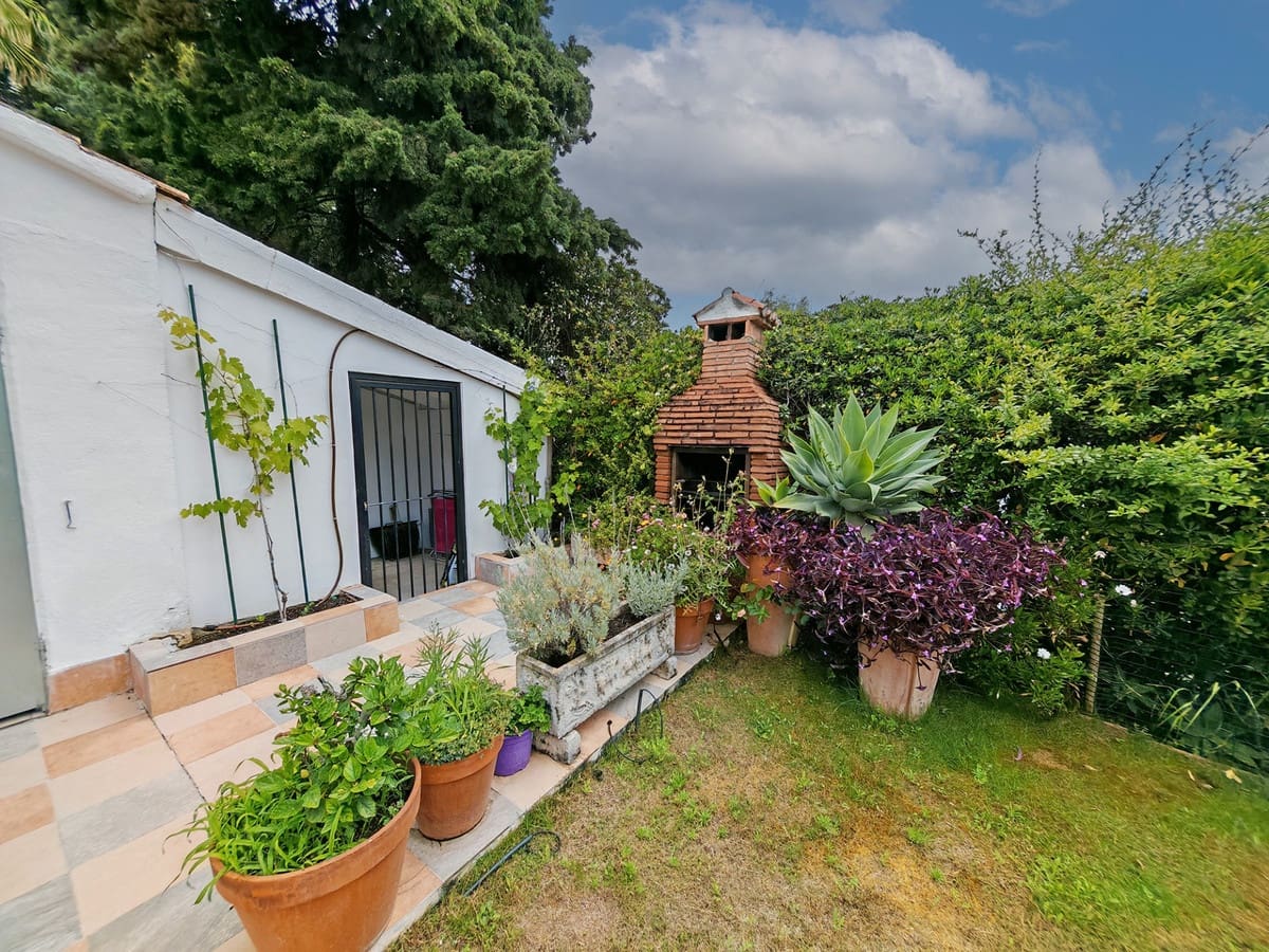 Maison de Ville de 3 chambres à louer à Calahonda avec piscine - 3 500 € (Ref: 9544469)