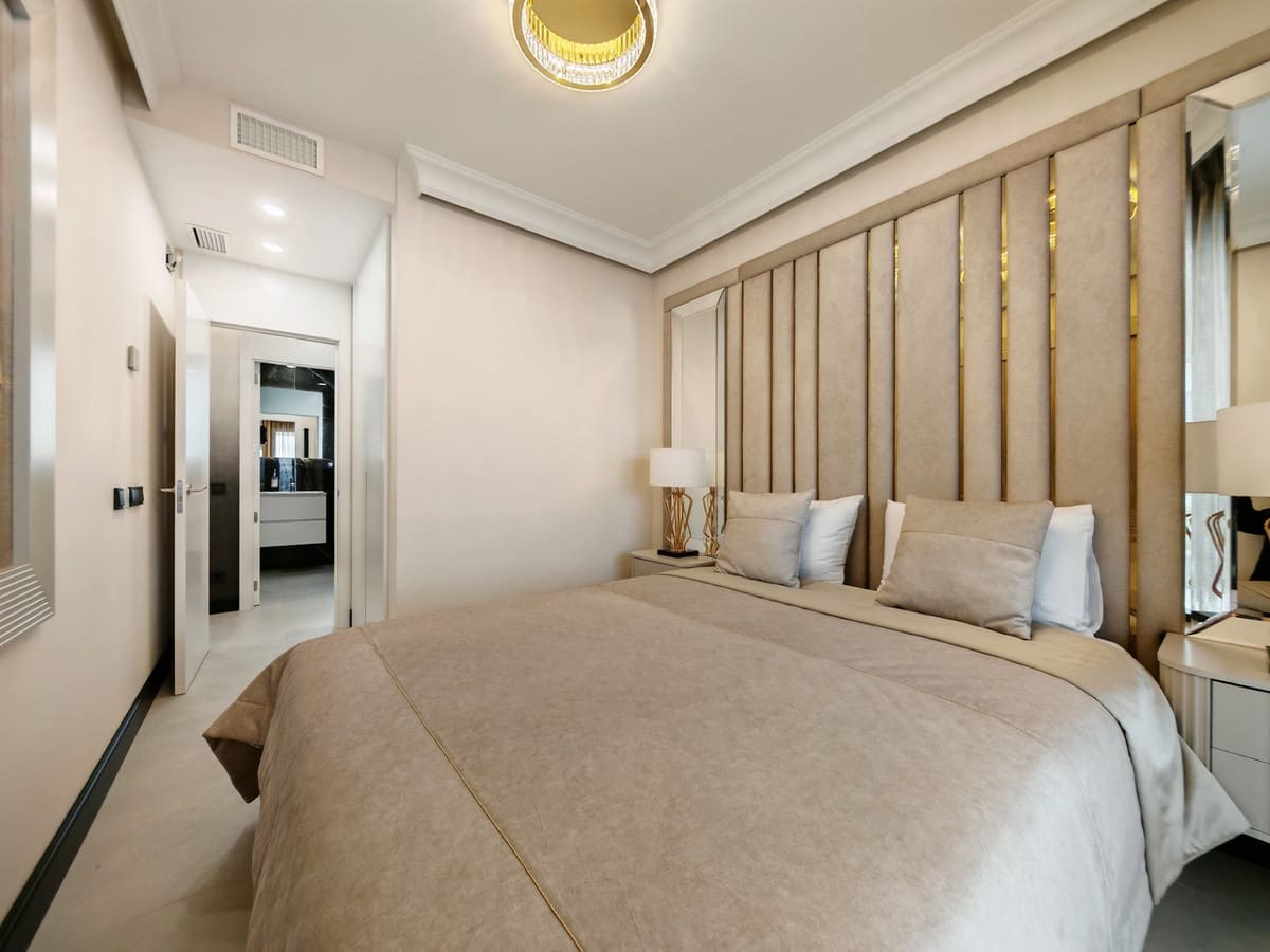 3 chambre Penthouse à vendre à Marbella avec piscine garage - 1 499 000 € (Ref: 9552261)