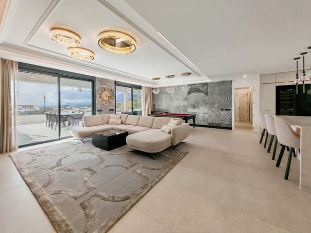 3 chambre Penthouse à vendre à Marbella avec piscine garage - 1 499 000 € (Ref: 9552261)