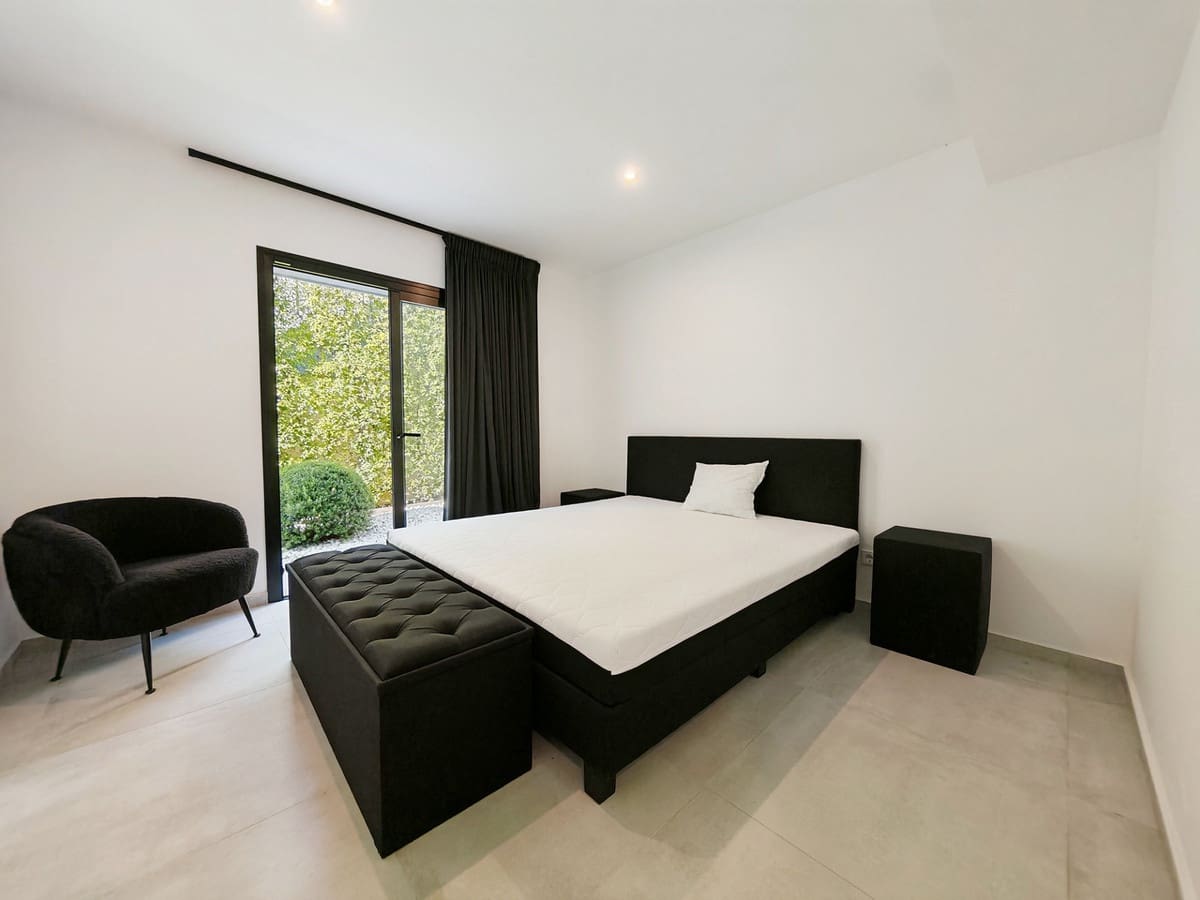 Chalet de 5 habitaciones en El Chaparral en venta con piscina garaje - 1.450.000 € (Ref: 9555794)