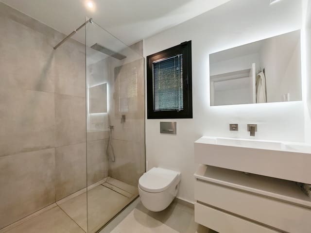 5 Zimmer Villa zu verkaufen in El Chaparral, Mijas mit Pool Garage - 1.450.000 € (Ref: 9555794)