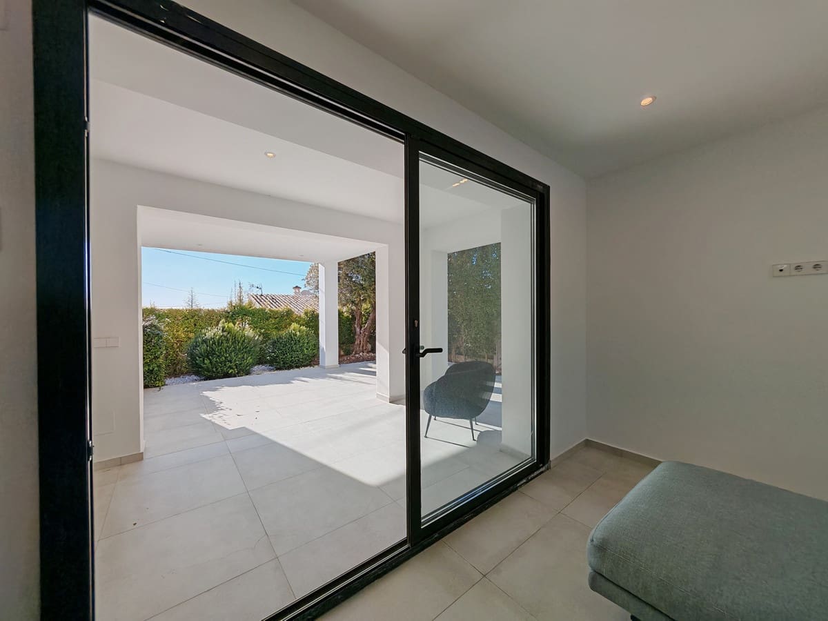 Chalet de 5 habitaciones en El Chaparral en venta con piscina garaje - 1.450.000 € (Ref: 9555794)