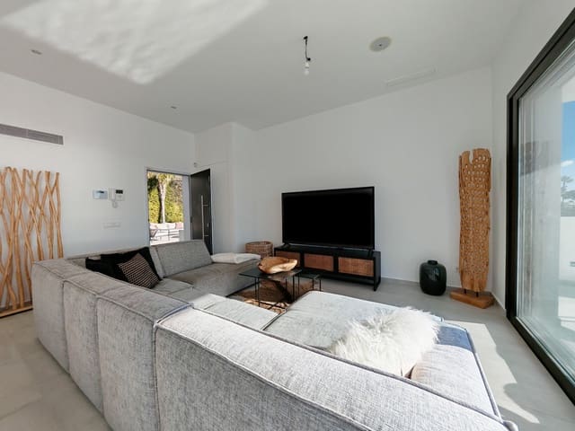 5 soverom Villa til salgs i El Chaparral, Mijas med svømmebasseng garasje - € 1 450 000 (Ref: 9555794)