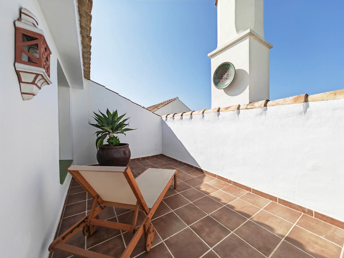 3 bedroom Apartment for sale in Carib Playa with pool garage - € 740,000 (Ref: 9591801)