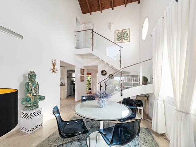 Apartamento de 3 habitaciones en Carib Playa, Marbella en venta con piscina garaje - 740.000 € (Ref: 9591801)