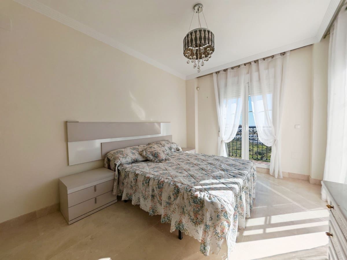 3 slaapkamer Villa te koop in Riviera del Sol met zwembad garage - € 695.000 (Ref: 9625939)