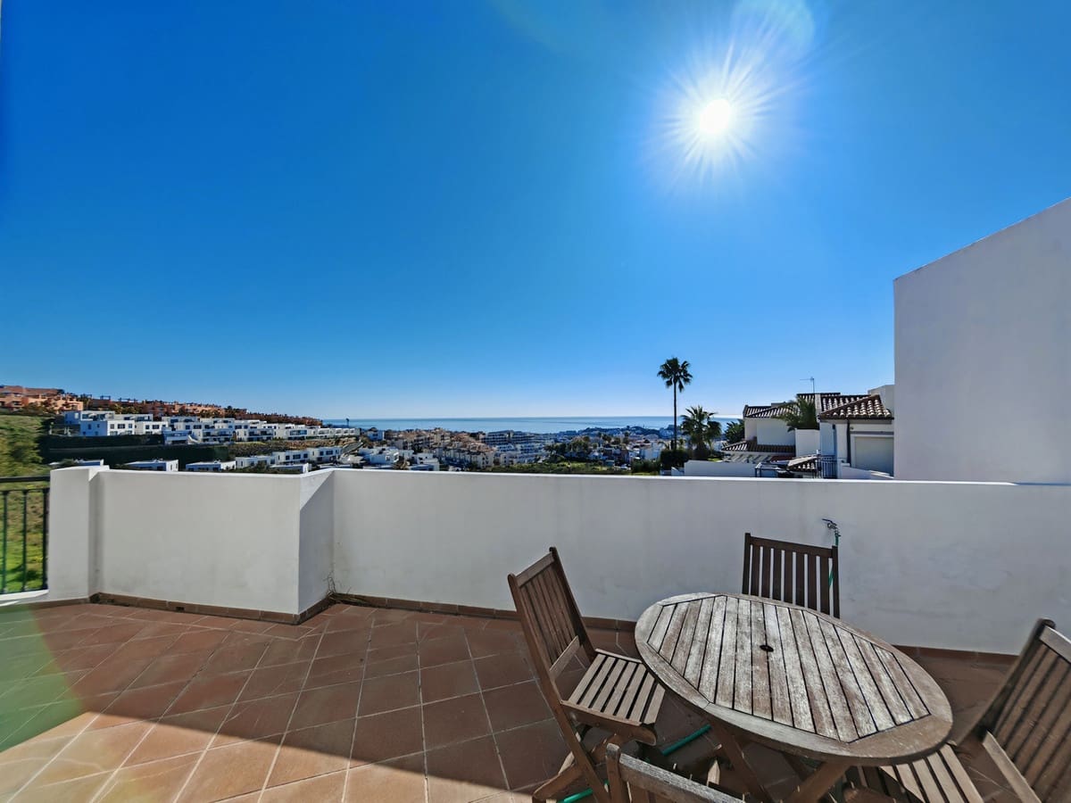 3 slaapkamer Villa te koop in Riviera del Sol met zwembad garage - € 695.000 (Ref: 9625939)