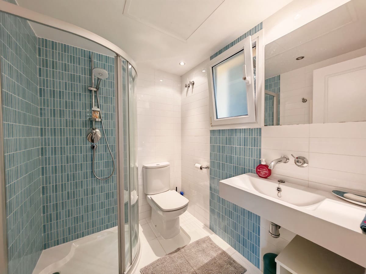 3 bedroom Villa for sale in Elviria with pool garage - € 905,000 (Ref: 9627535)