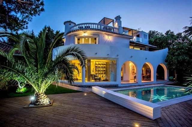 Chalet de 4 habitaciones en Mijas Costa, Mijas en venta con piscina garaje - 1.540.000 € (Ref: 9637523)