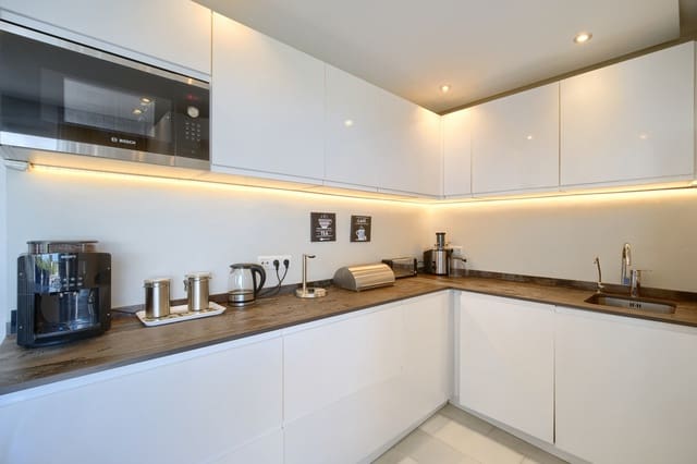 4 soverom Villa til salgs i Mijas Costa, Mijas med svømmebasseng garasje - € 1 385 000 (Ref: 9637523)